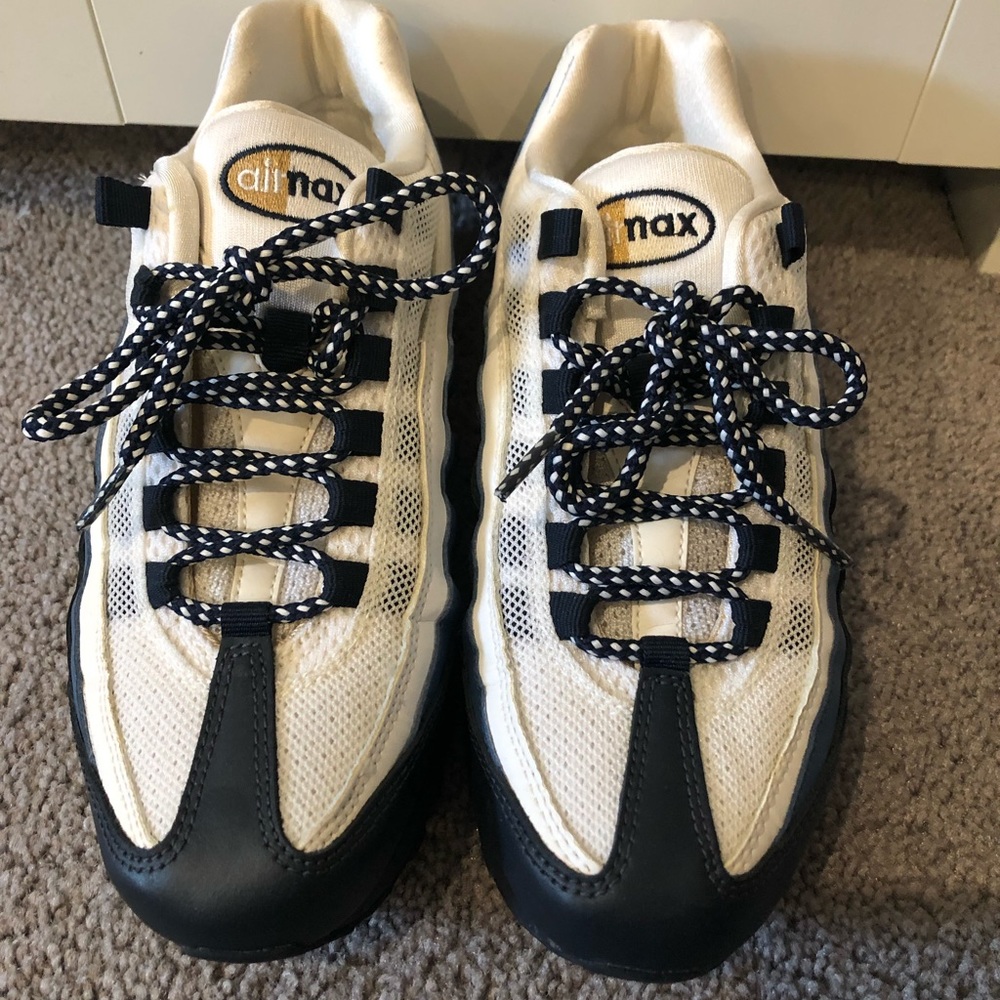 Air Max 95 - Navy, Blue & White // Grade School Boys 5.5Y